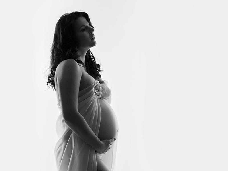 Schwangerschaftsfoto Shooting im Fotostudio in Meißen