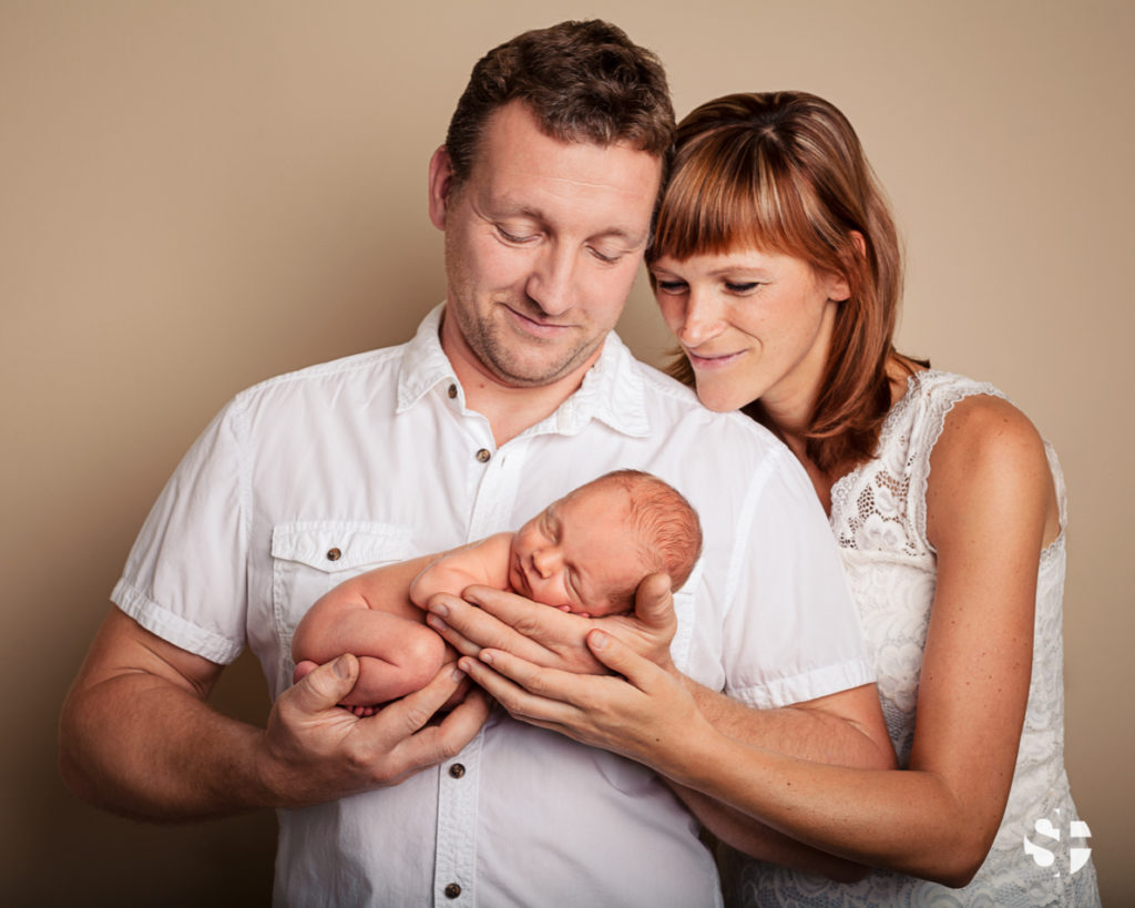 Neugeborenes mit Eltern