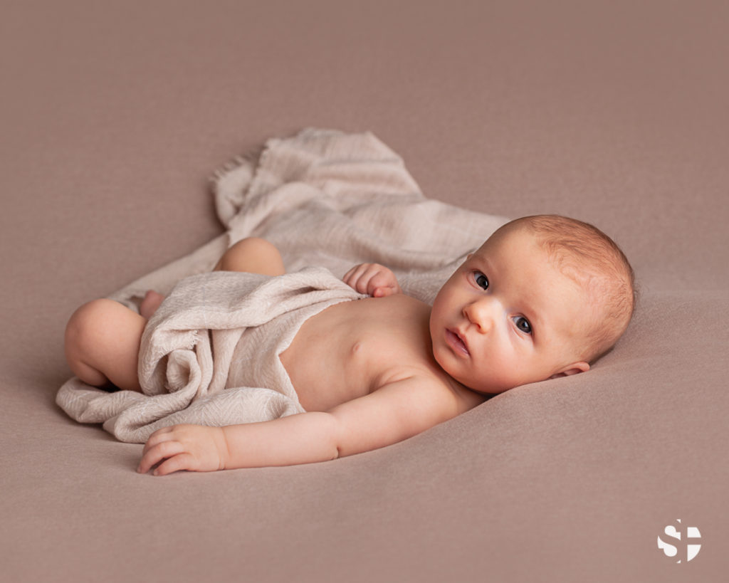 Babyfoto von Mädchen drei Monate alt