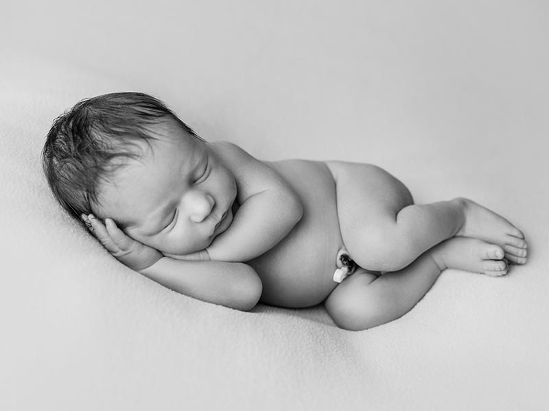 Neugeborenenfotos im Fotostudio in Meißen