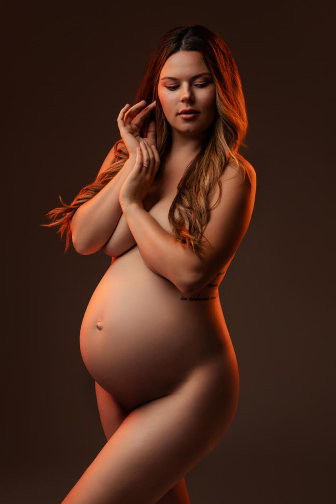 sinnliche ästhetisches Babybauchshooting im Fotostudio Meißen